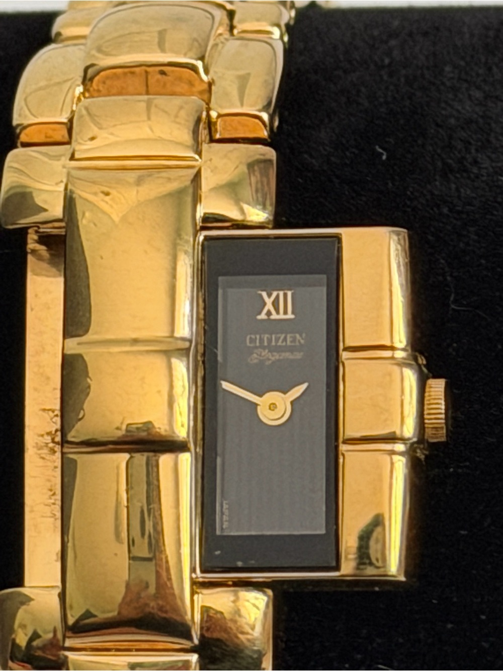 Citizen Peek A Boo Women's Watch Gold Tone Black Face 8.5” - Picture 4 of 8